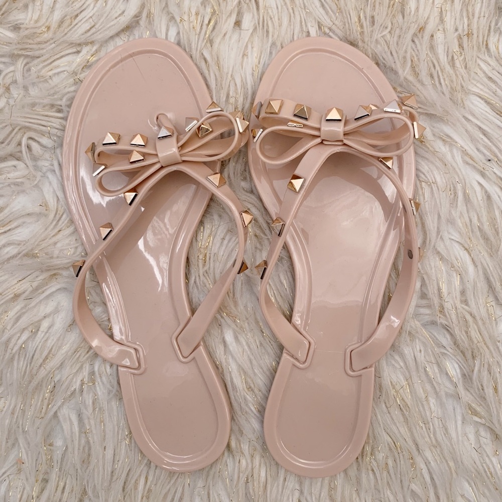 NEW - Rubber Bow Stud Flip Flop Sandal Nude 38/8